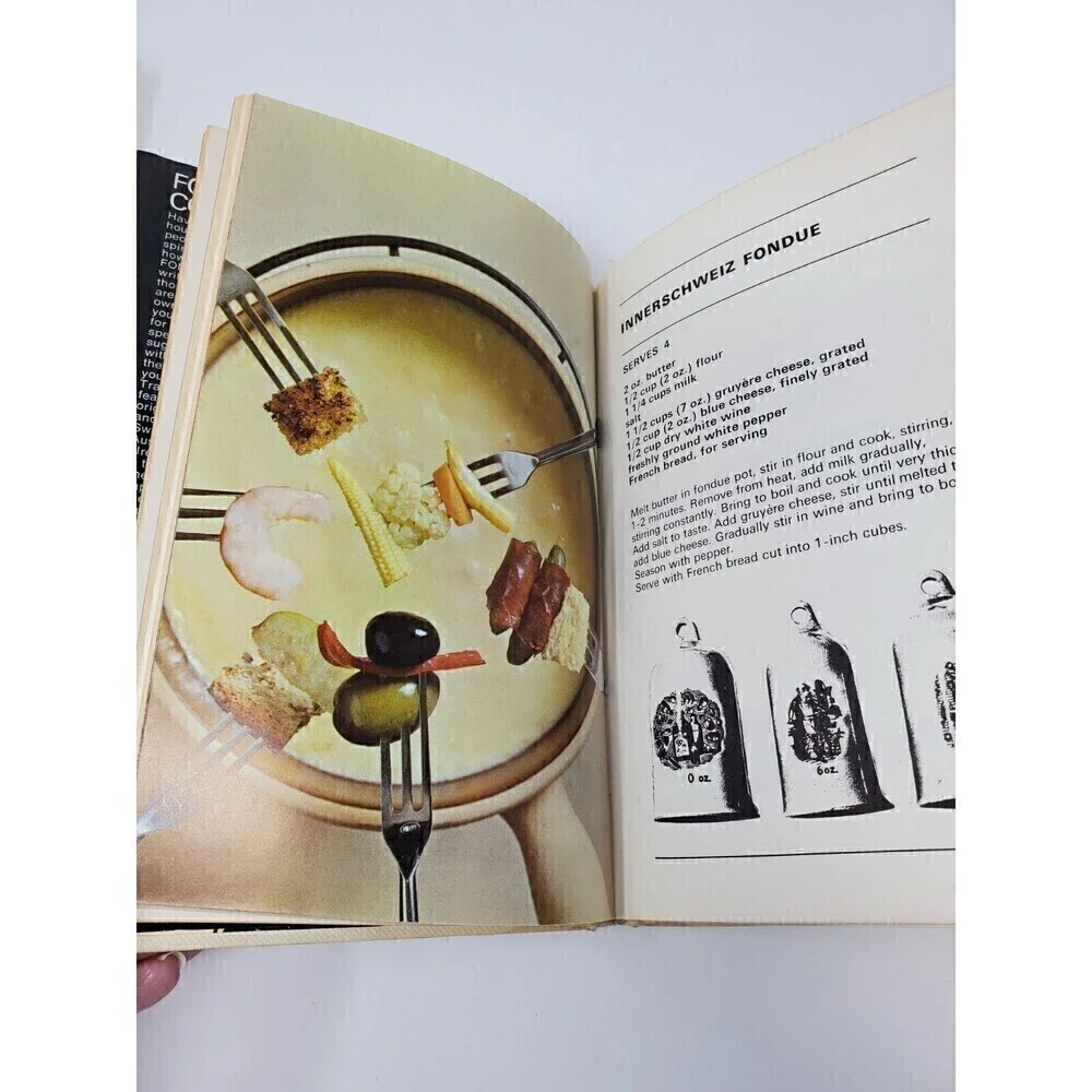 VINTAGE COOKBOOK LOT OF 5 1970S 1980S FONDUE CALIFORNIA SEAFOOD GARLIC LOVERS